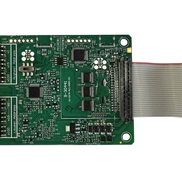 Tarjeta interfaz para panel direccionable